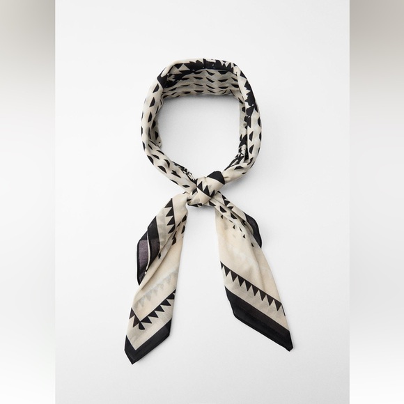 ZARA GEOMETRIC PRINT SCARF - Picture 8 of 8